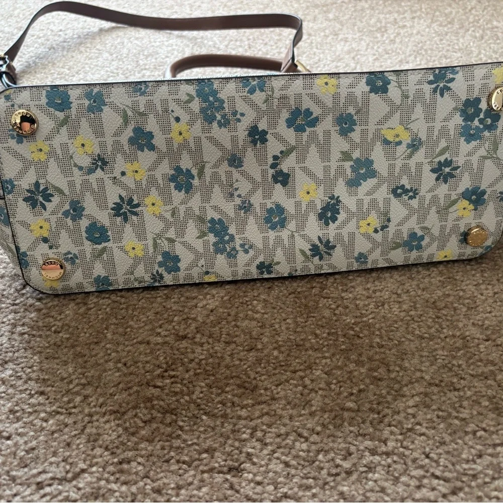 NWT Michael Kors Cindy Large Dome Satchel